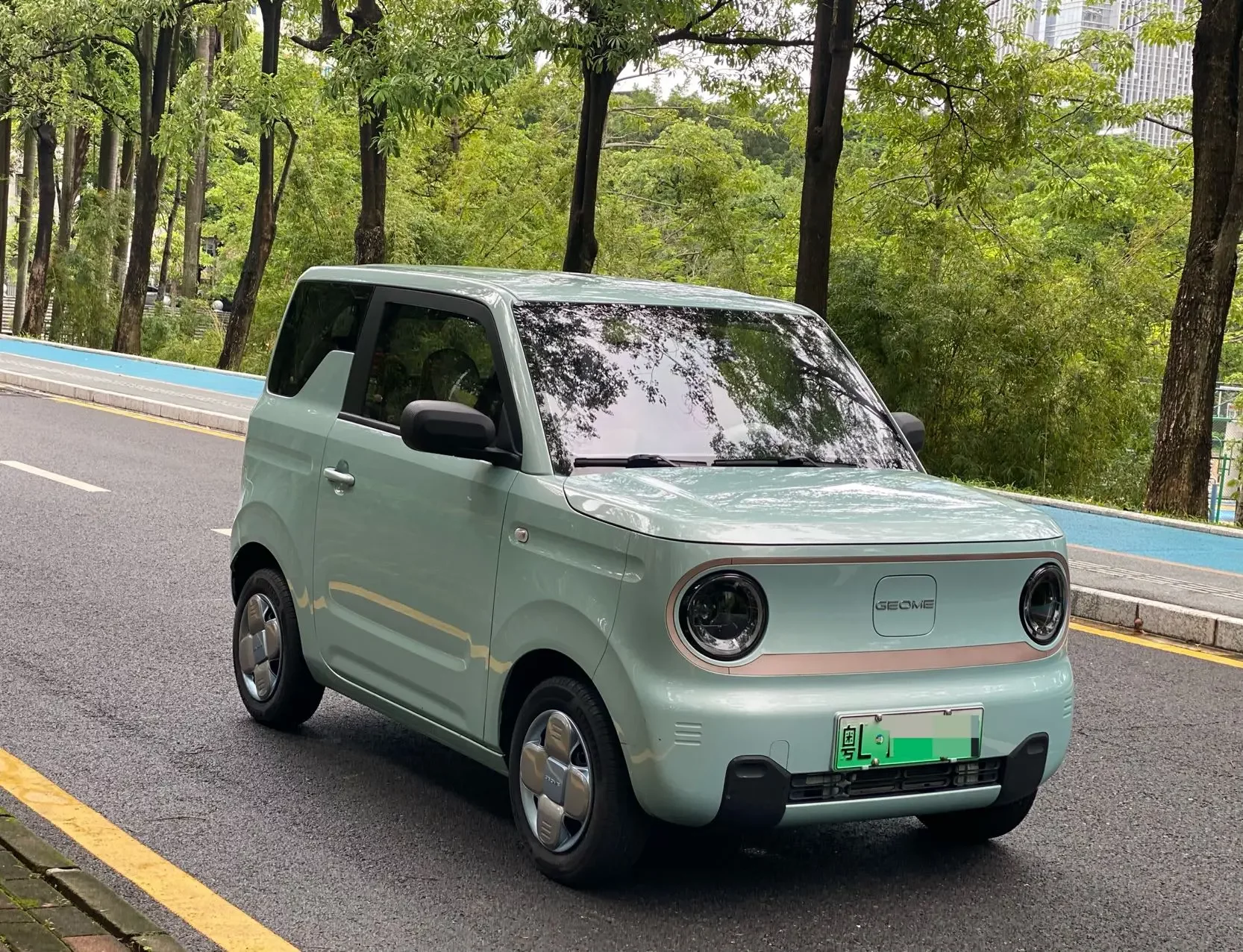 Geely panda