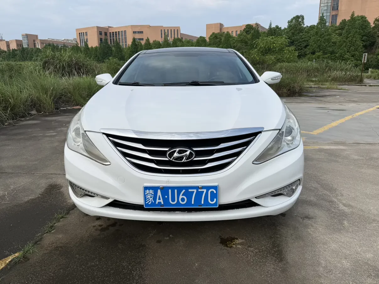 Hyundai sonata eight