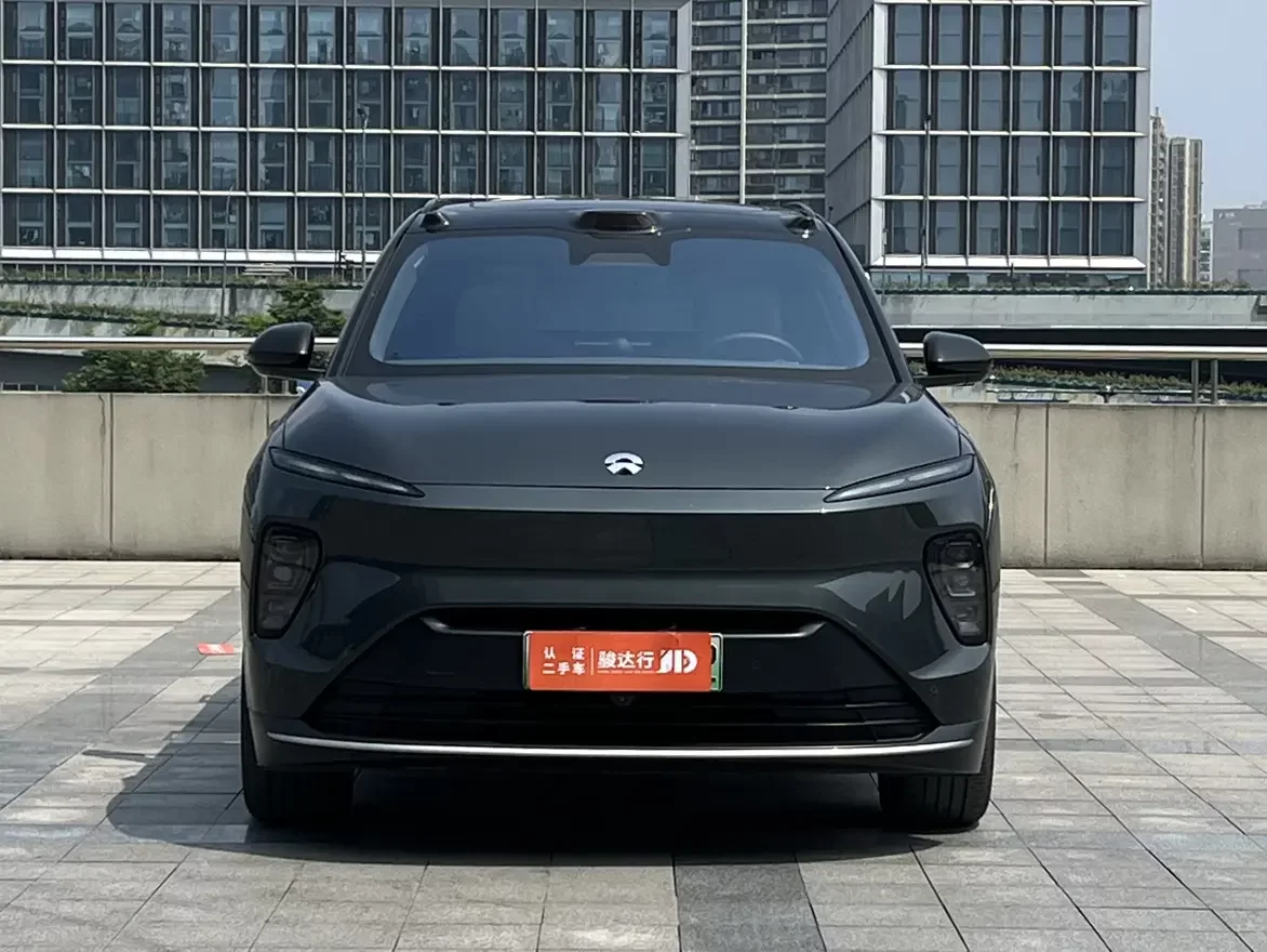 NIO ES8