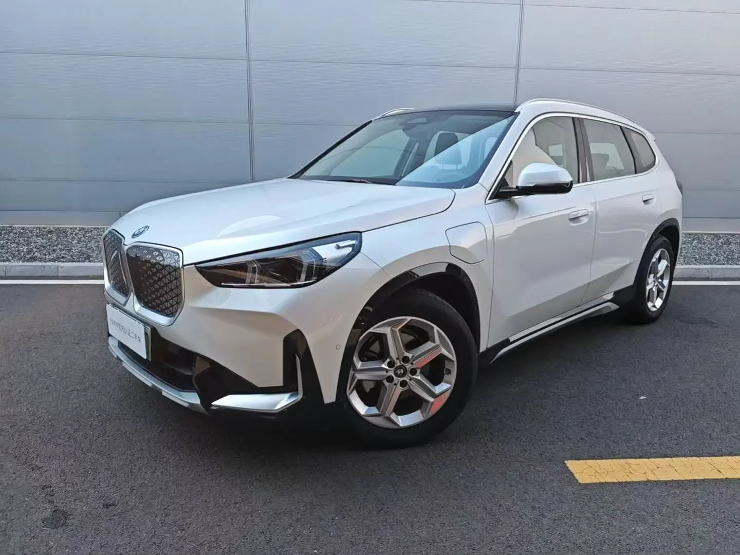 BMW iX1