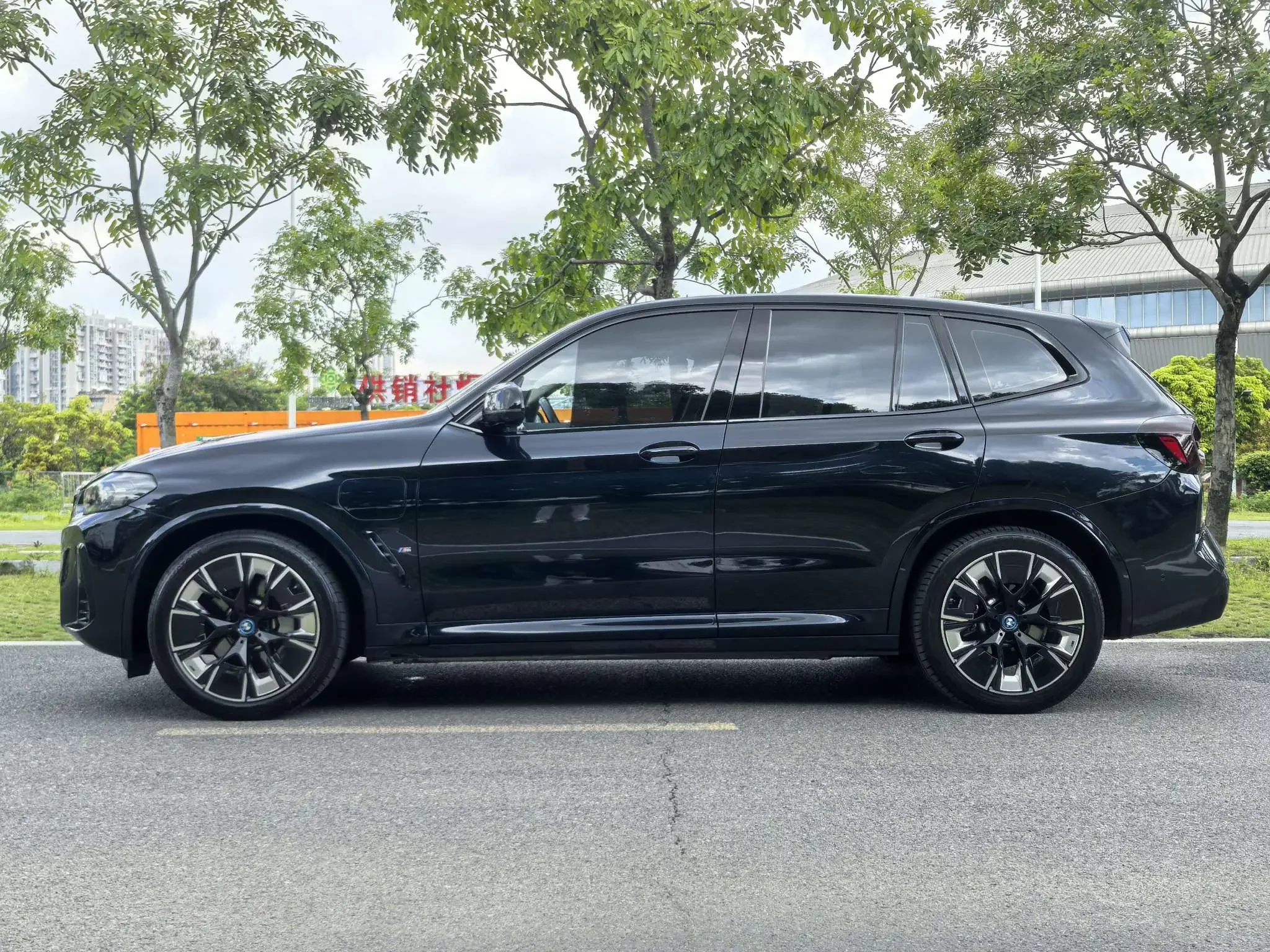 BMW iX3