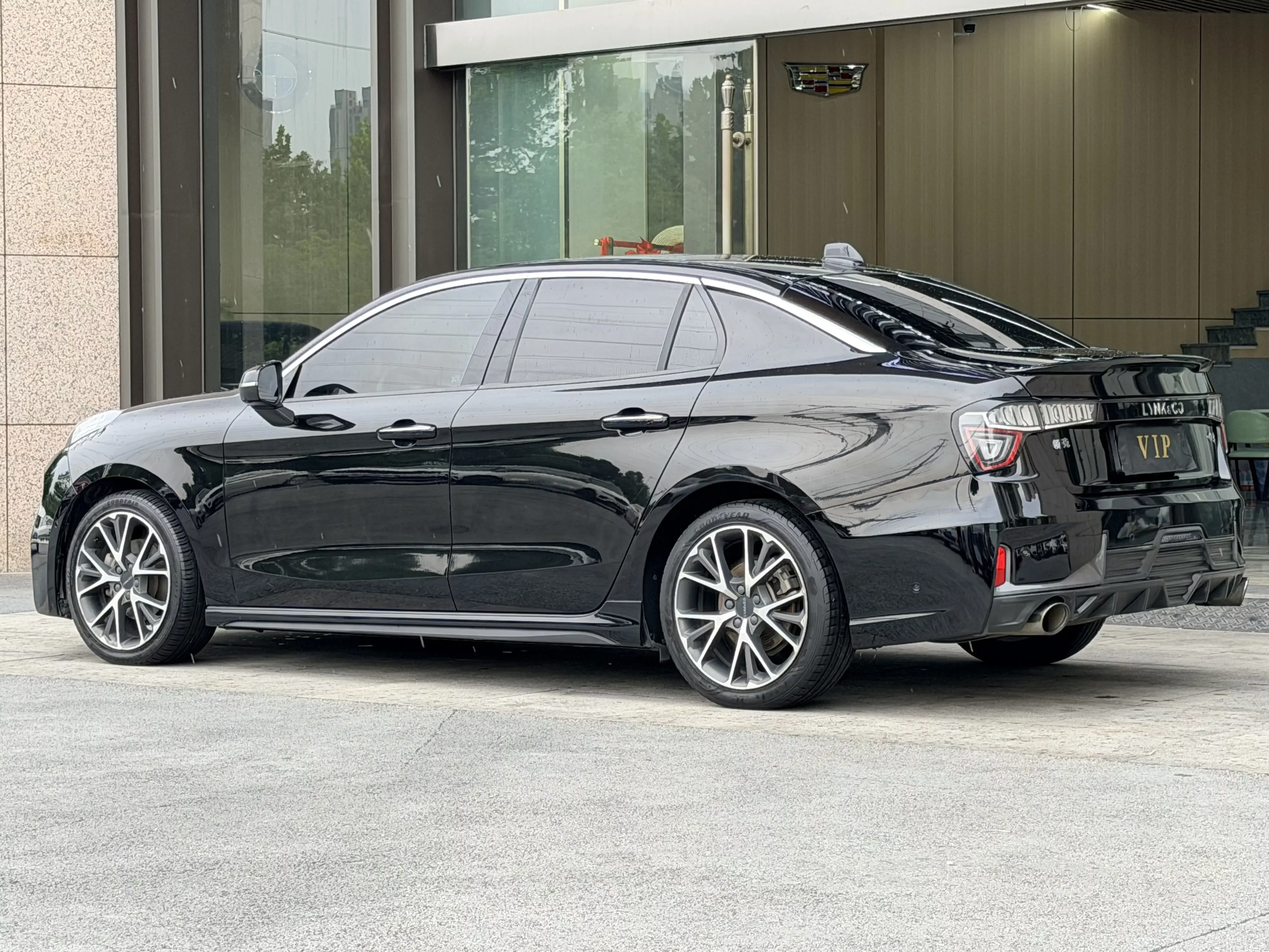 Lynk & Co 03