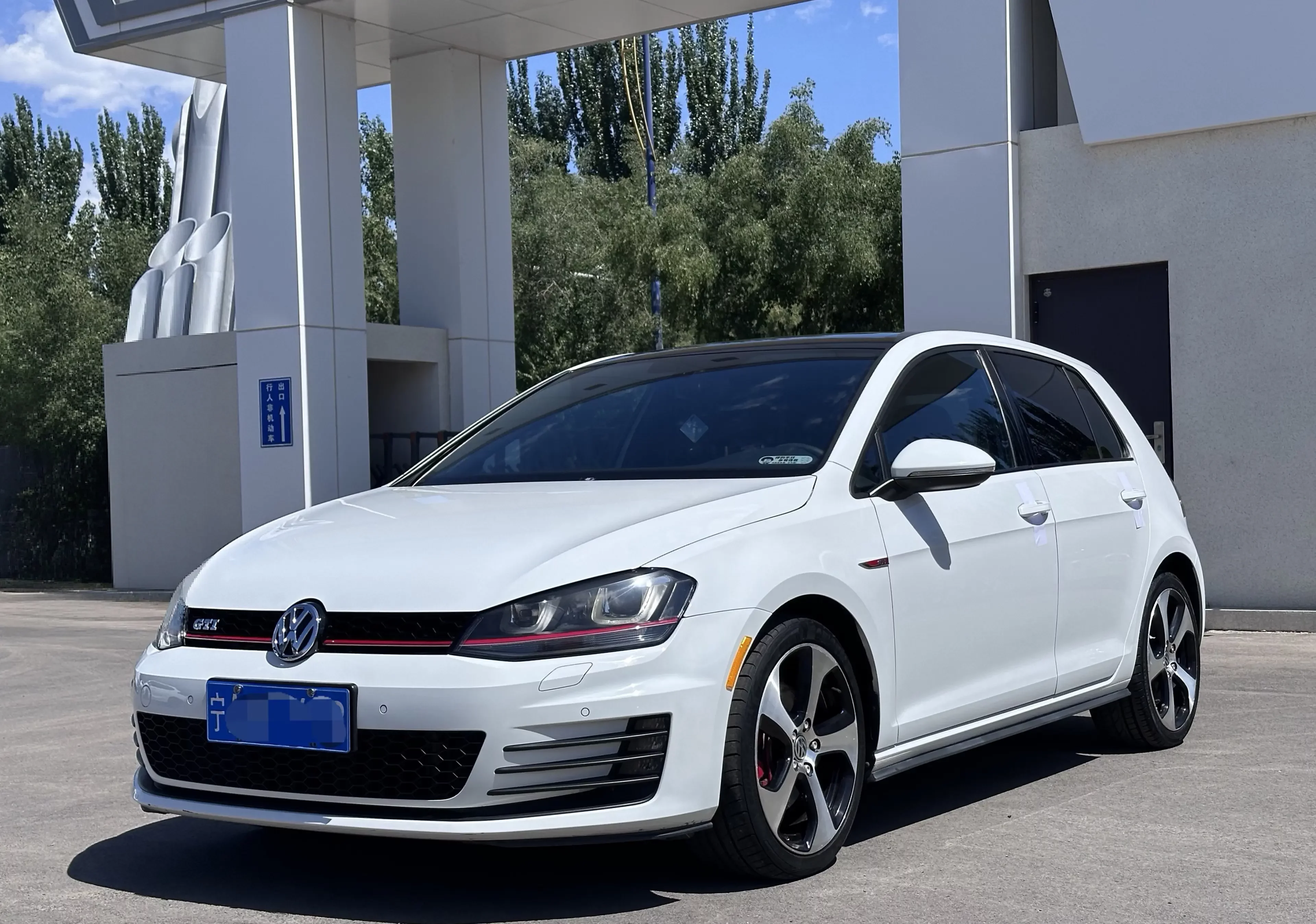 Volkswagen Golf GTI