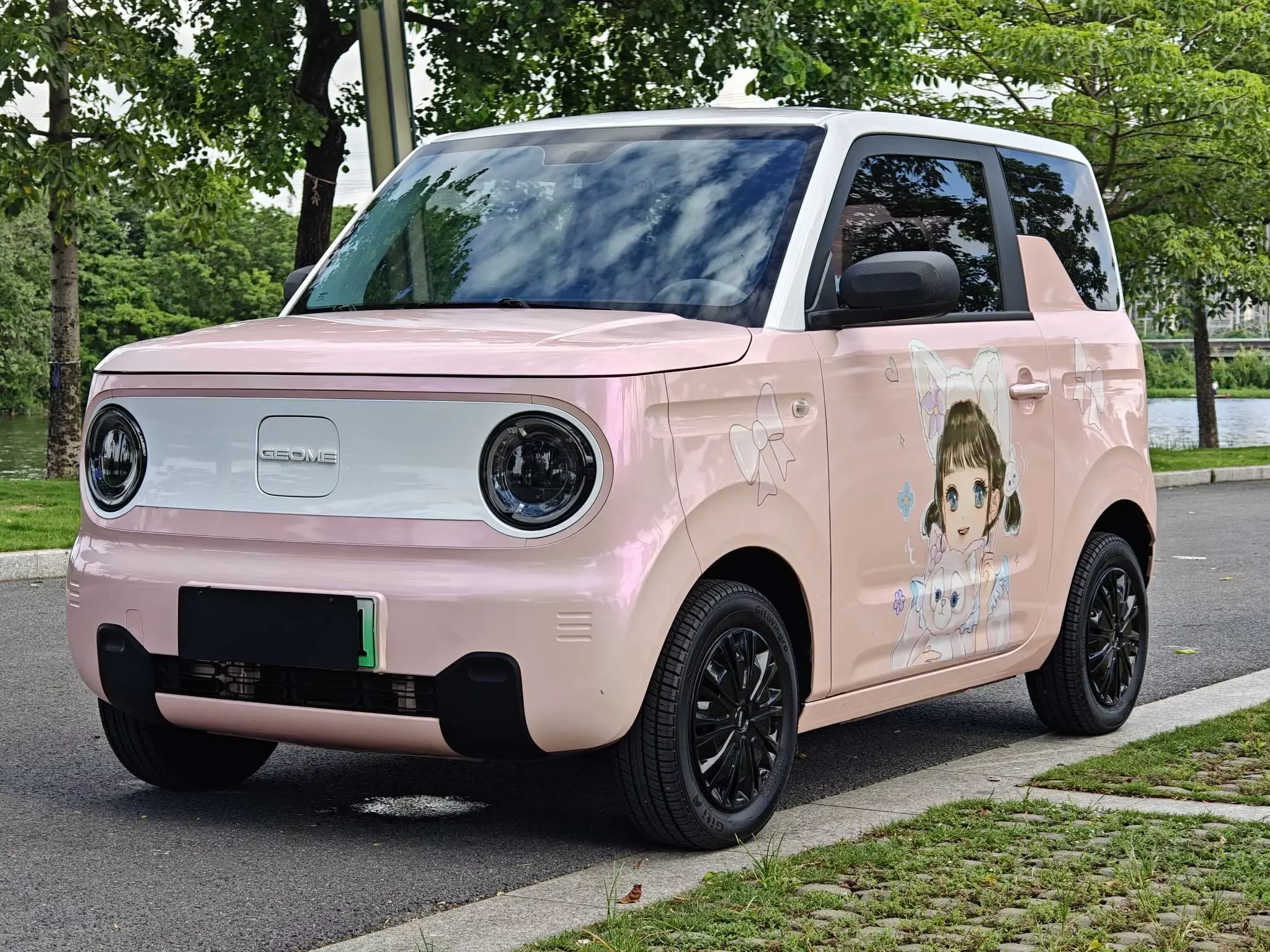 Geely panda