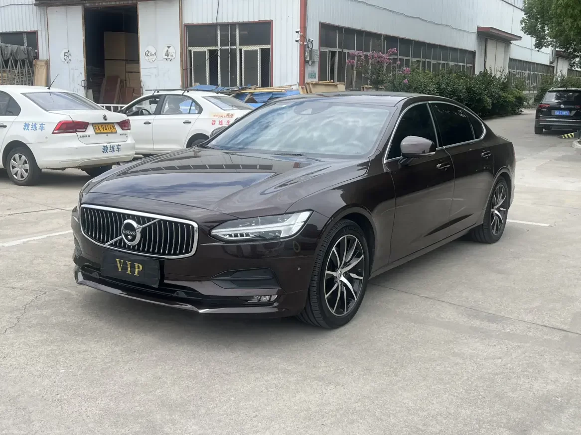 Volvo S90