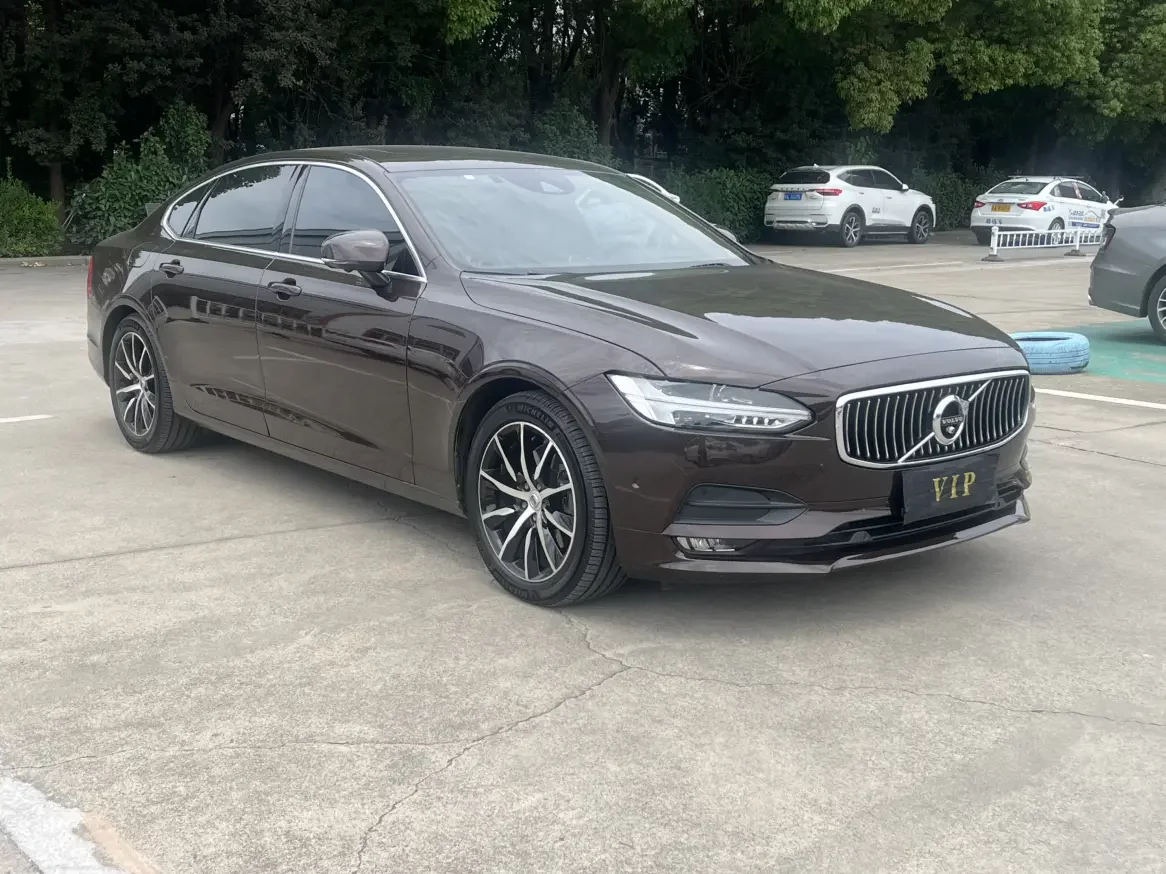 Volvo S90