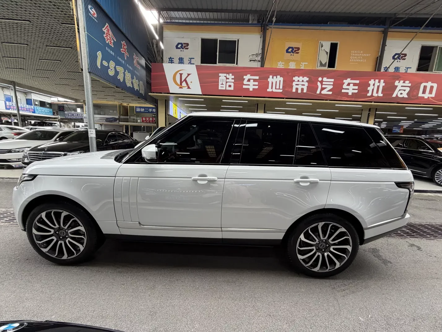 Land Rover range rover