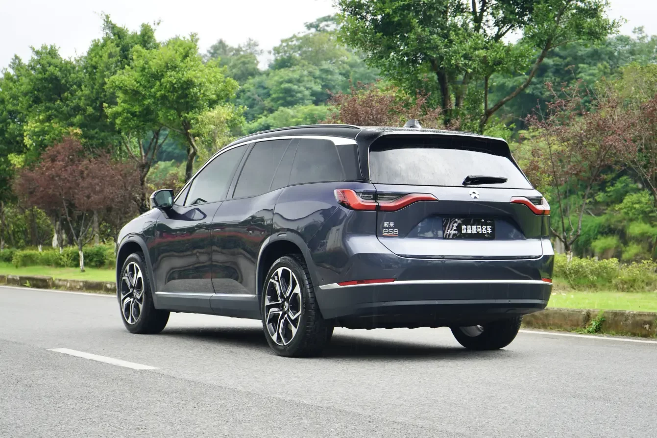 NIO ES8