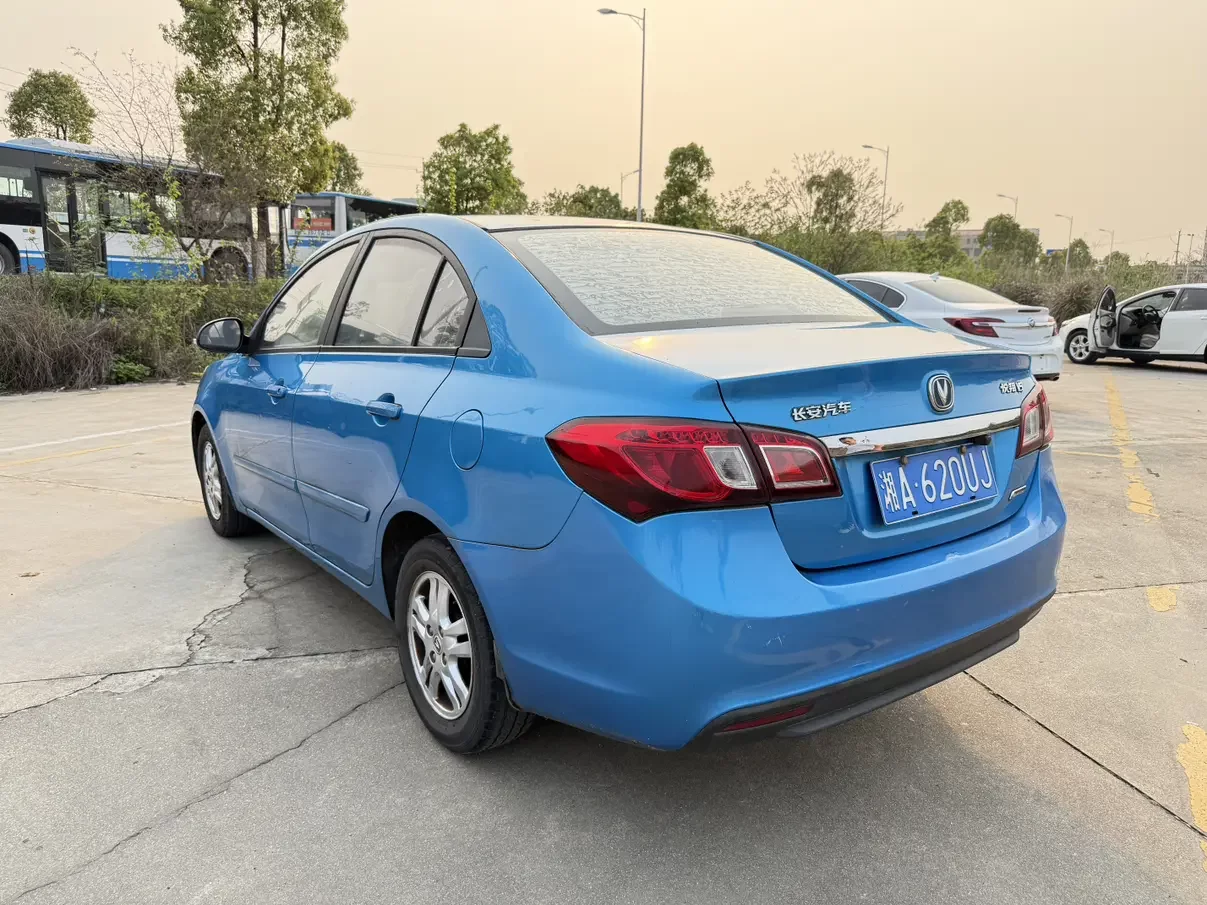 Changan Yuexiang V5