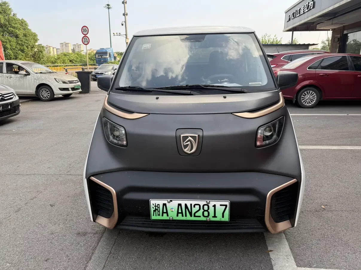 Baojun E200