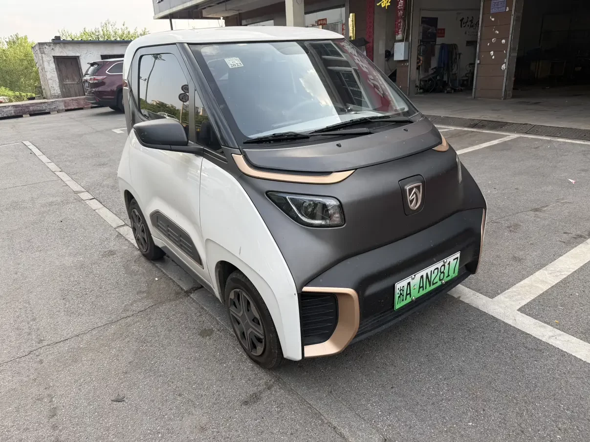 Baojun E200