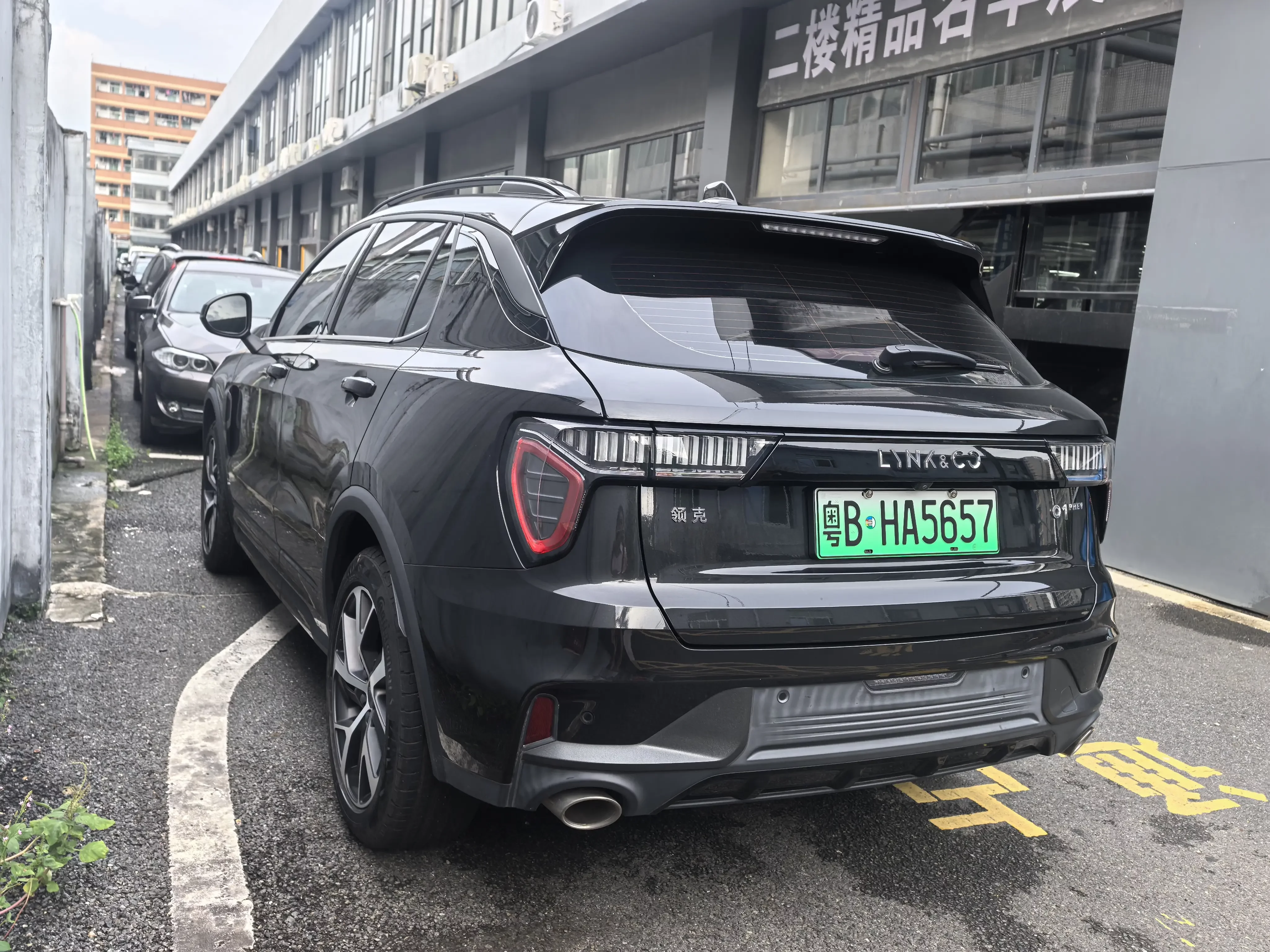 Lynk & Co 01 EM-P