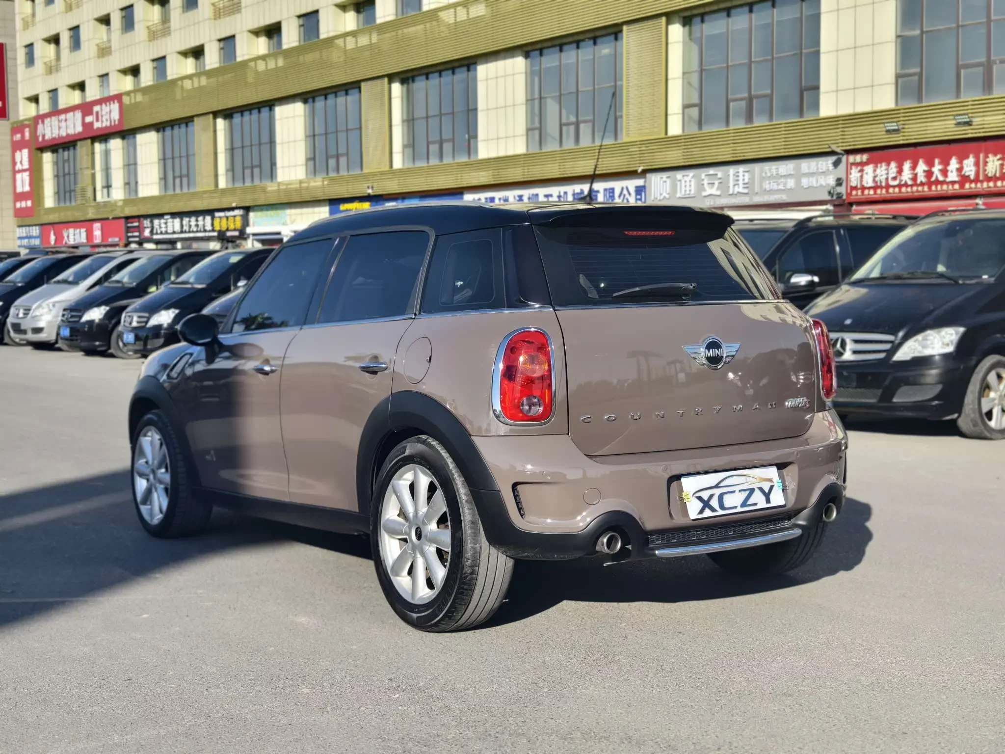 MINI COUNTRYMAN
