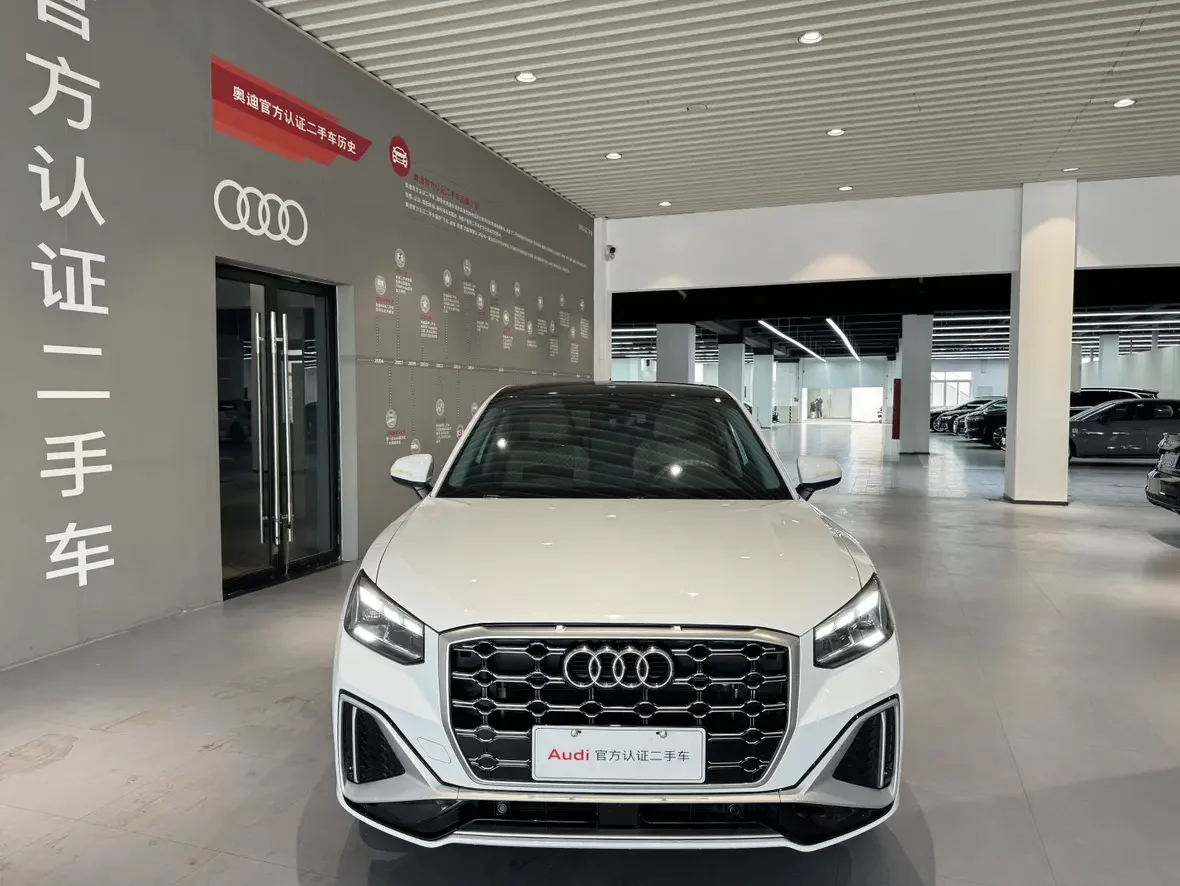 Audi Q2L