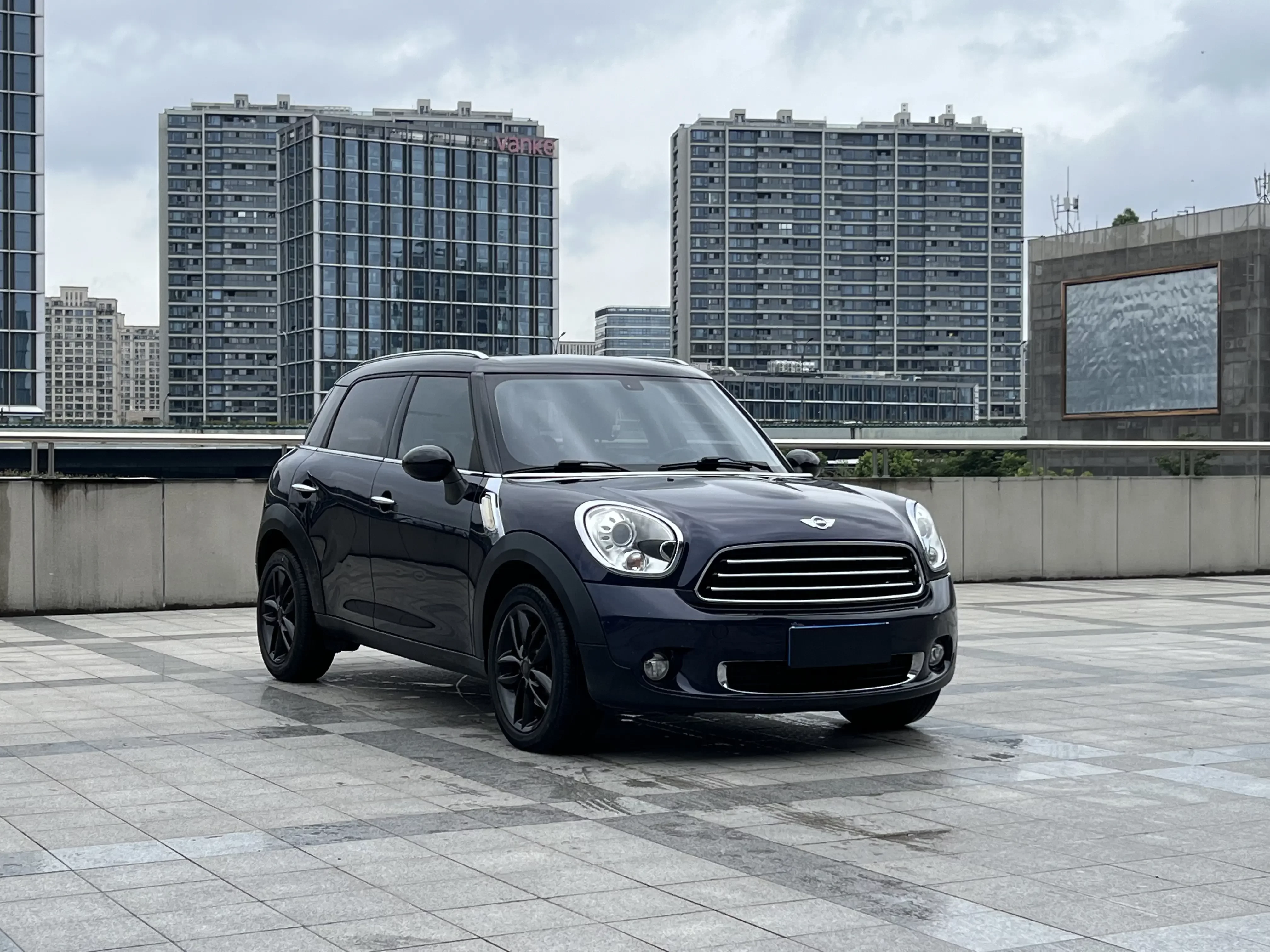 MINI COUNTRYMAN