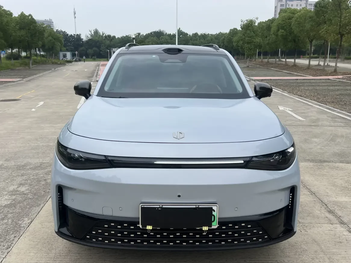 Leapmotor C16
