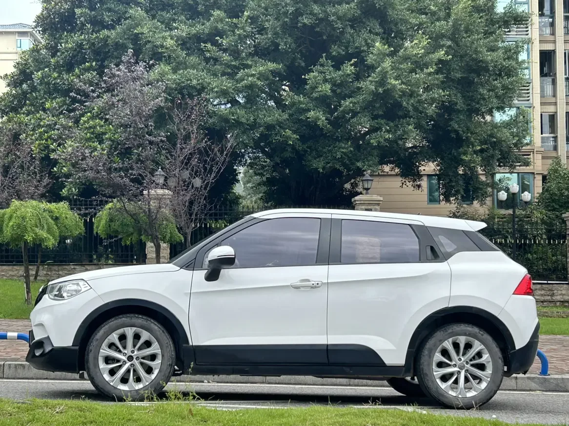 Brilliance China V3