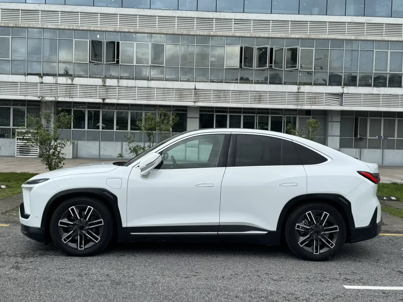 NIO EC6