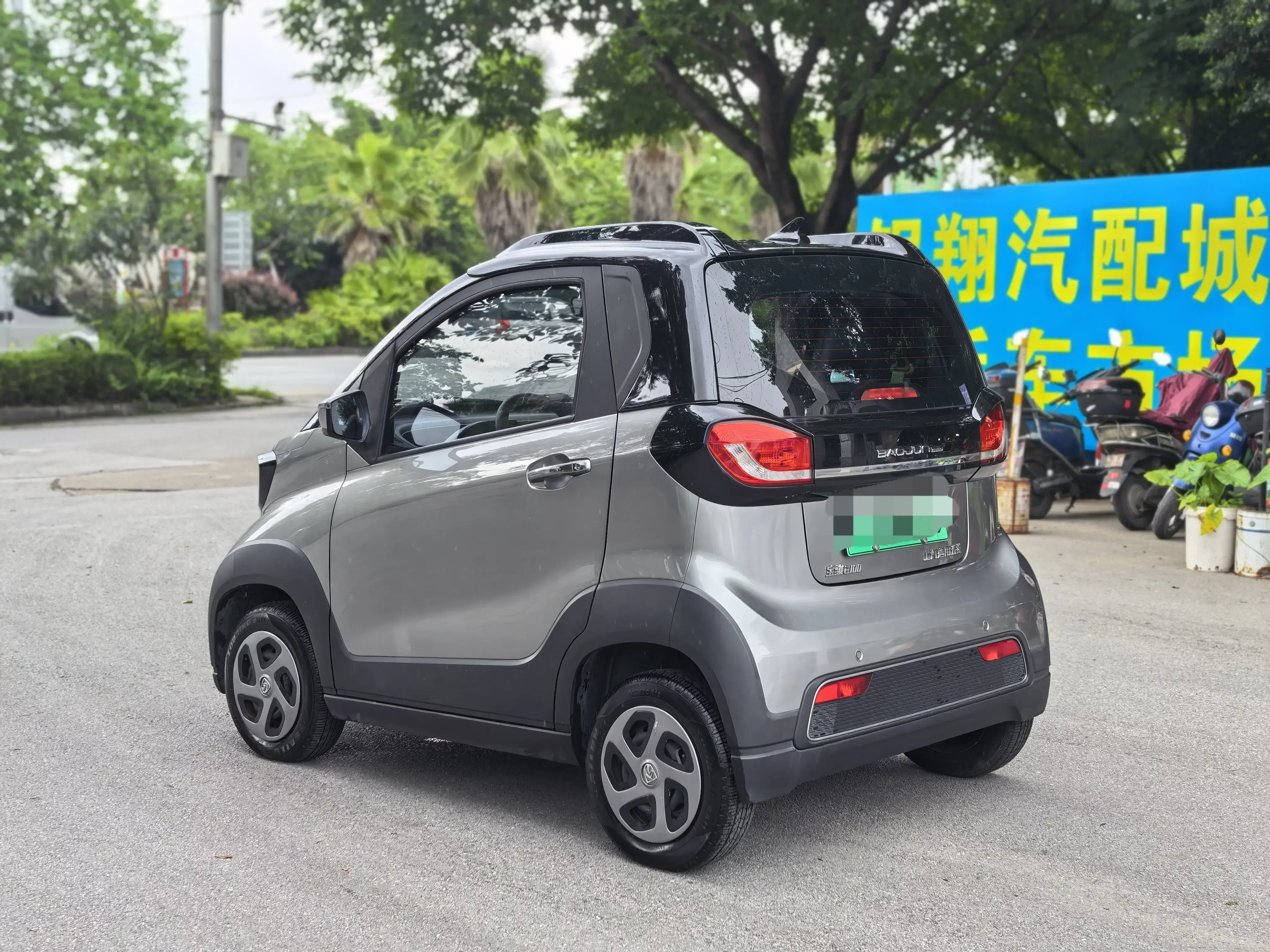 Baojun E100