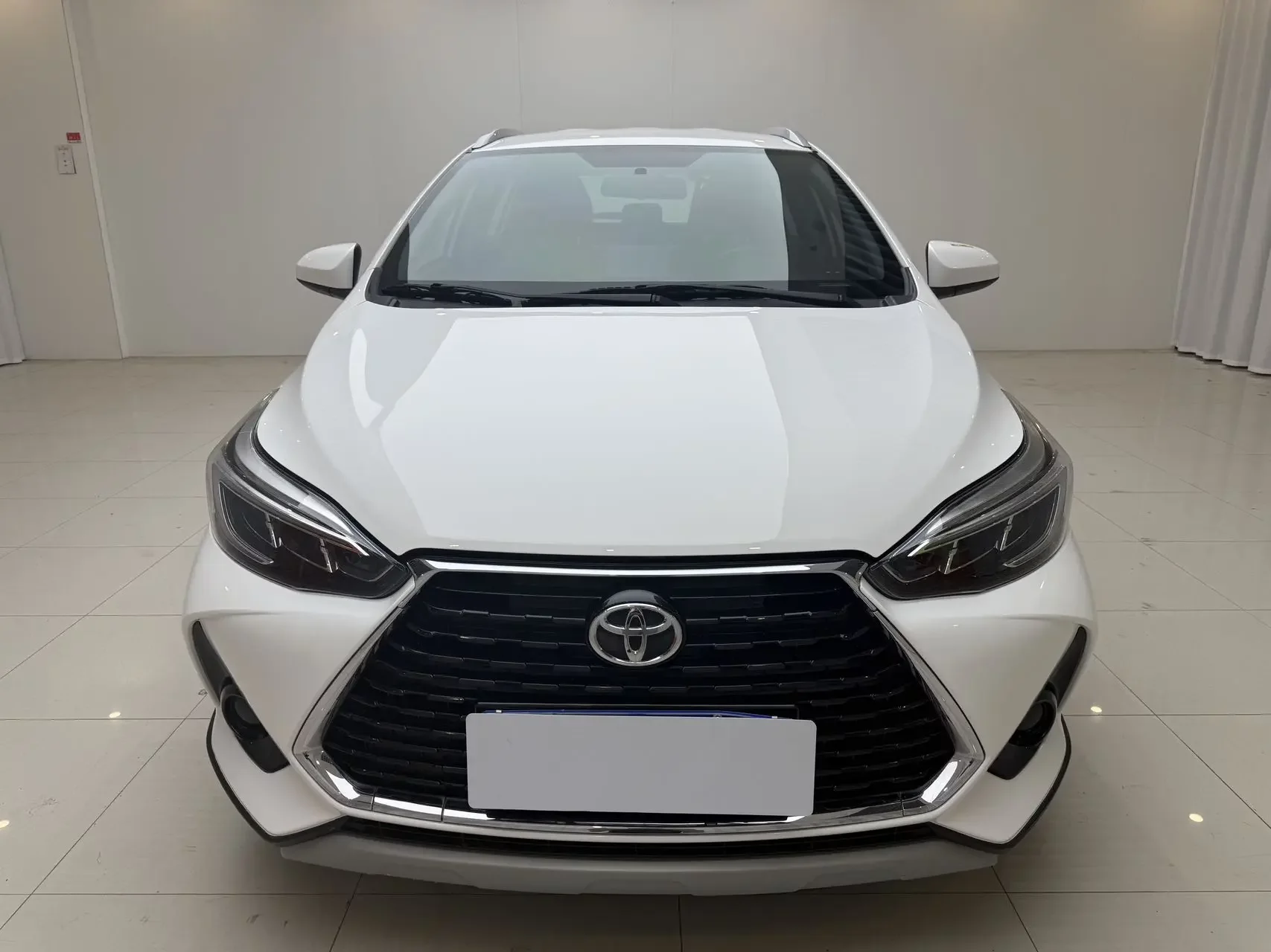 Toyota Yaris L