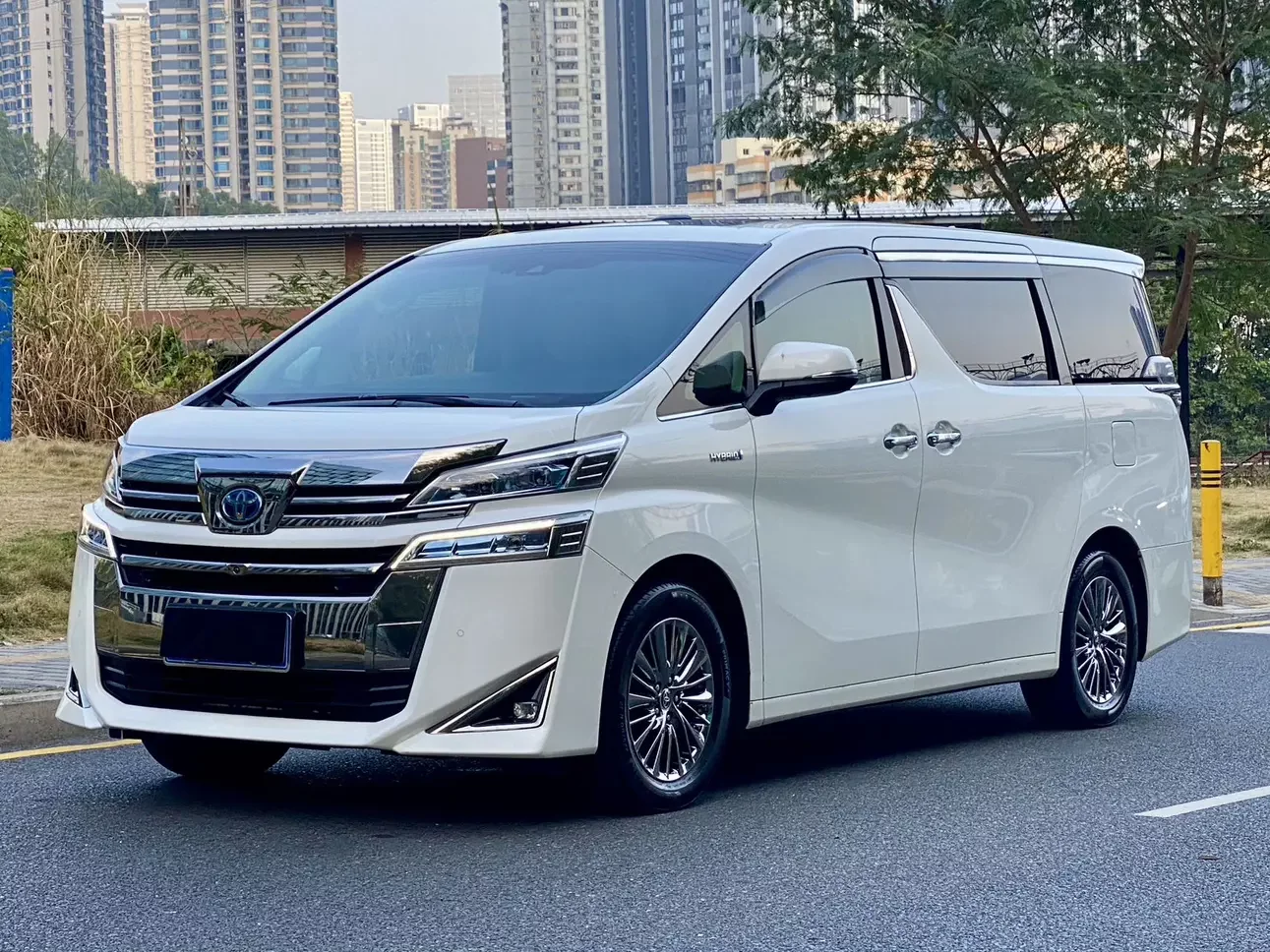 Toyota Crown Wellfire
