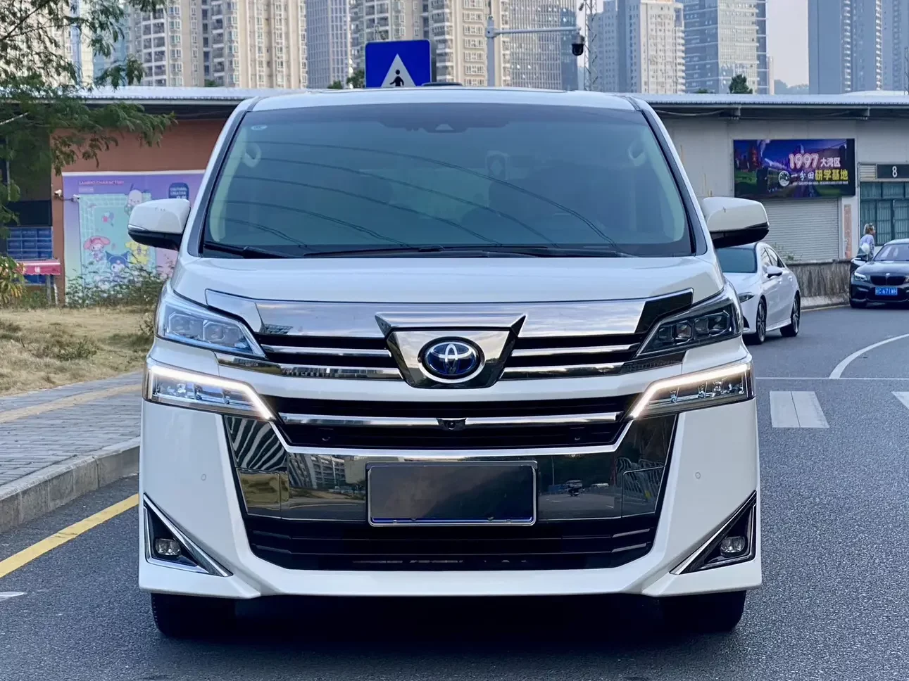 Toyota Crown Wellfire