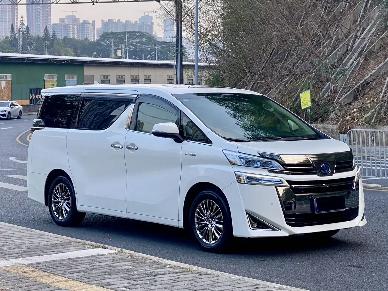Toyota Crown Wellfire