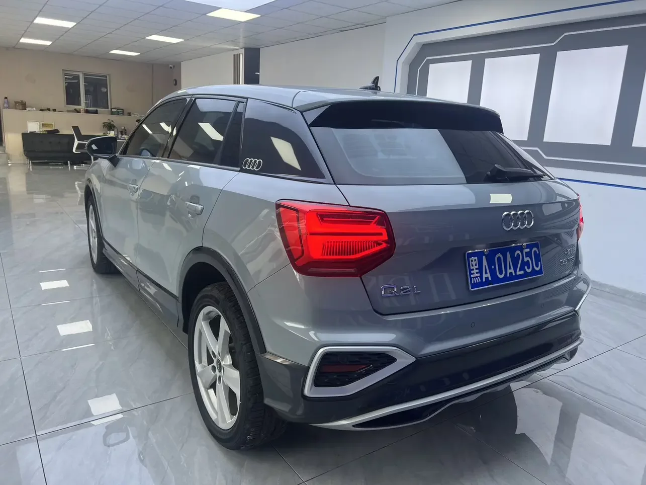 Audi Q2L