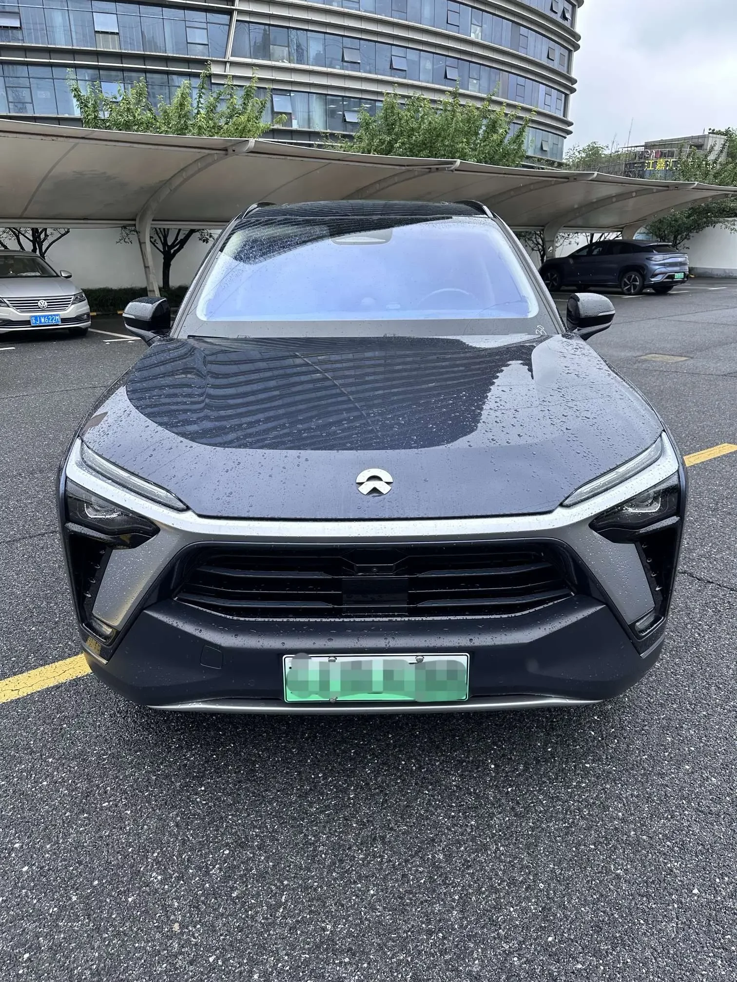 NIO ES8