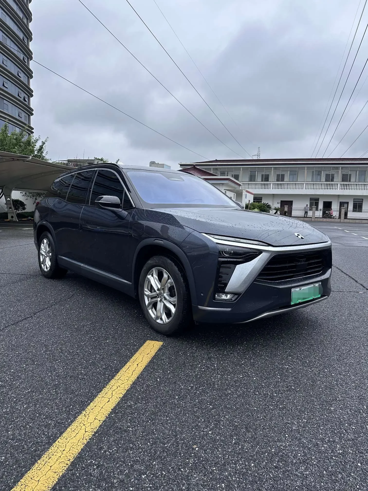 NIO ES8