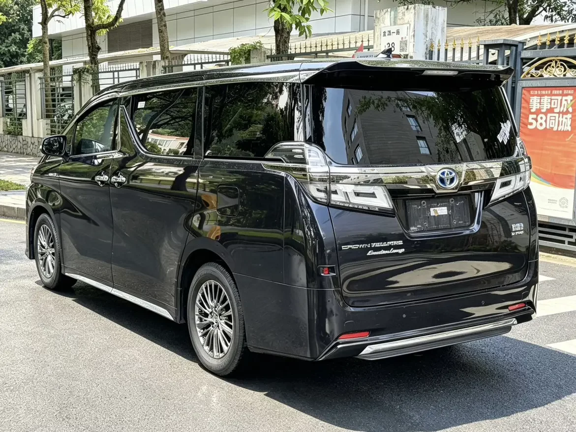Toyota Crown Wellfire