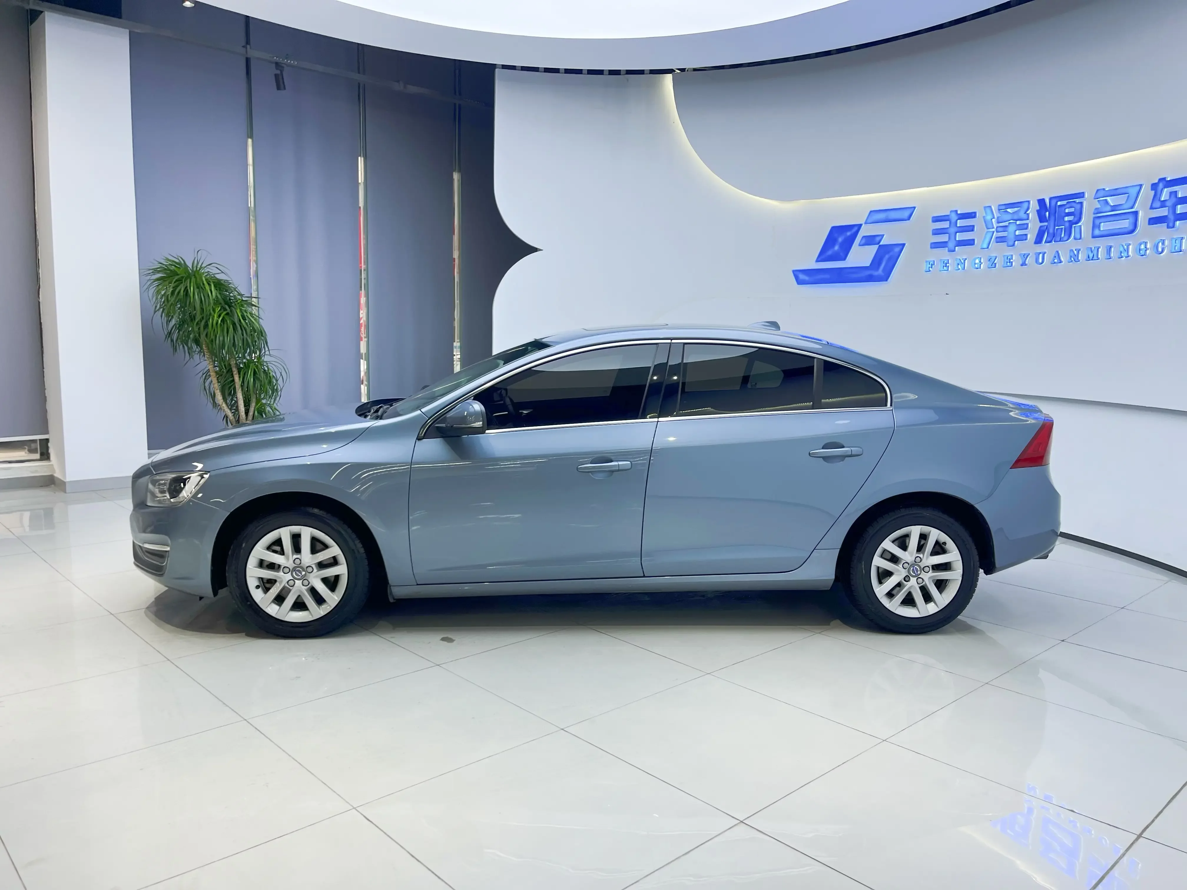 Volvo S60