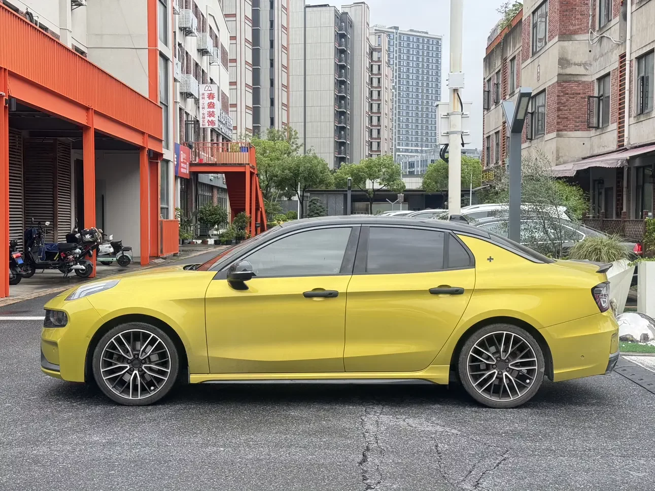 Lynk & Co 03