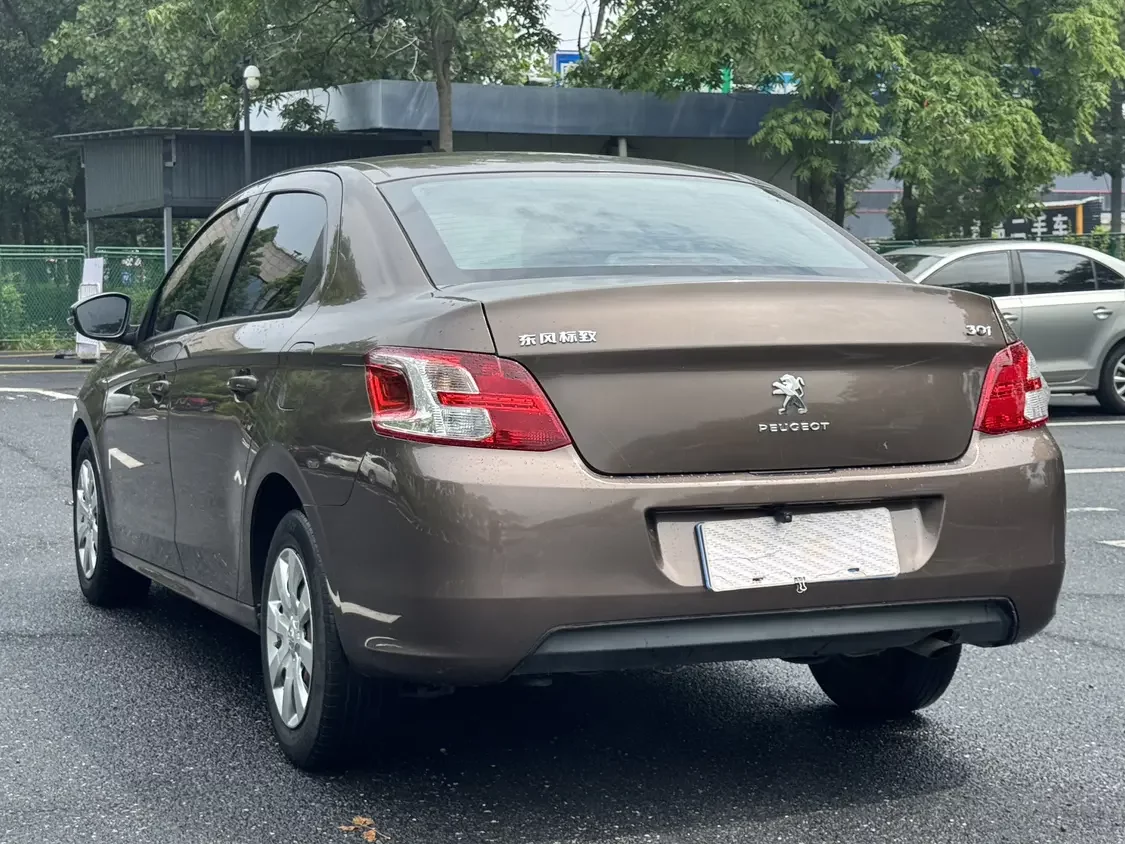 Peugeot 301