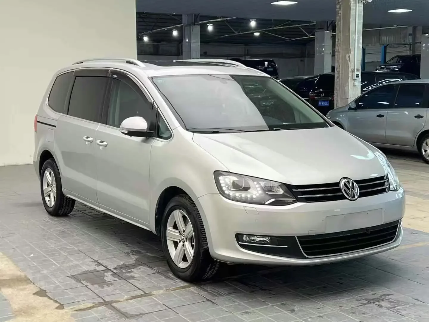Volkswagen Sharon