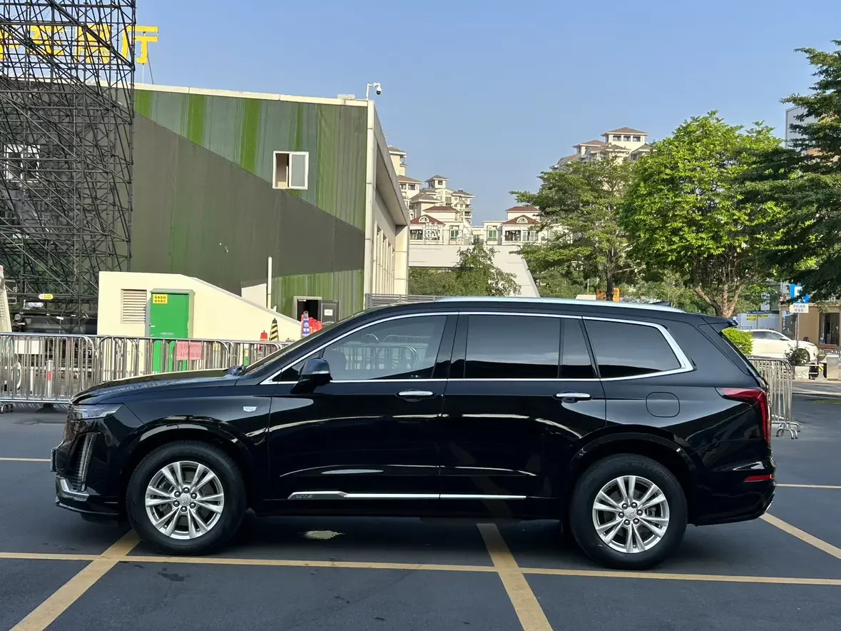Cadillac XT6