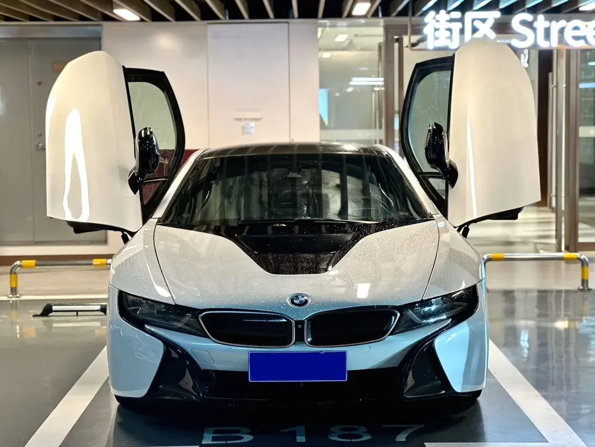 BMW i8