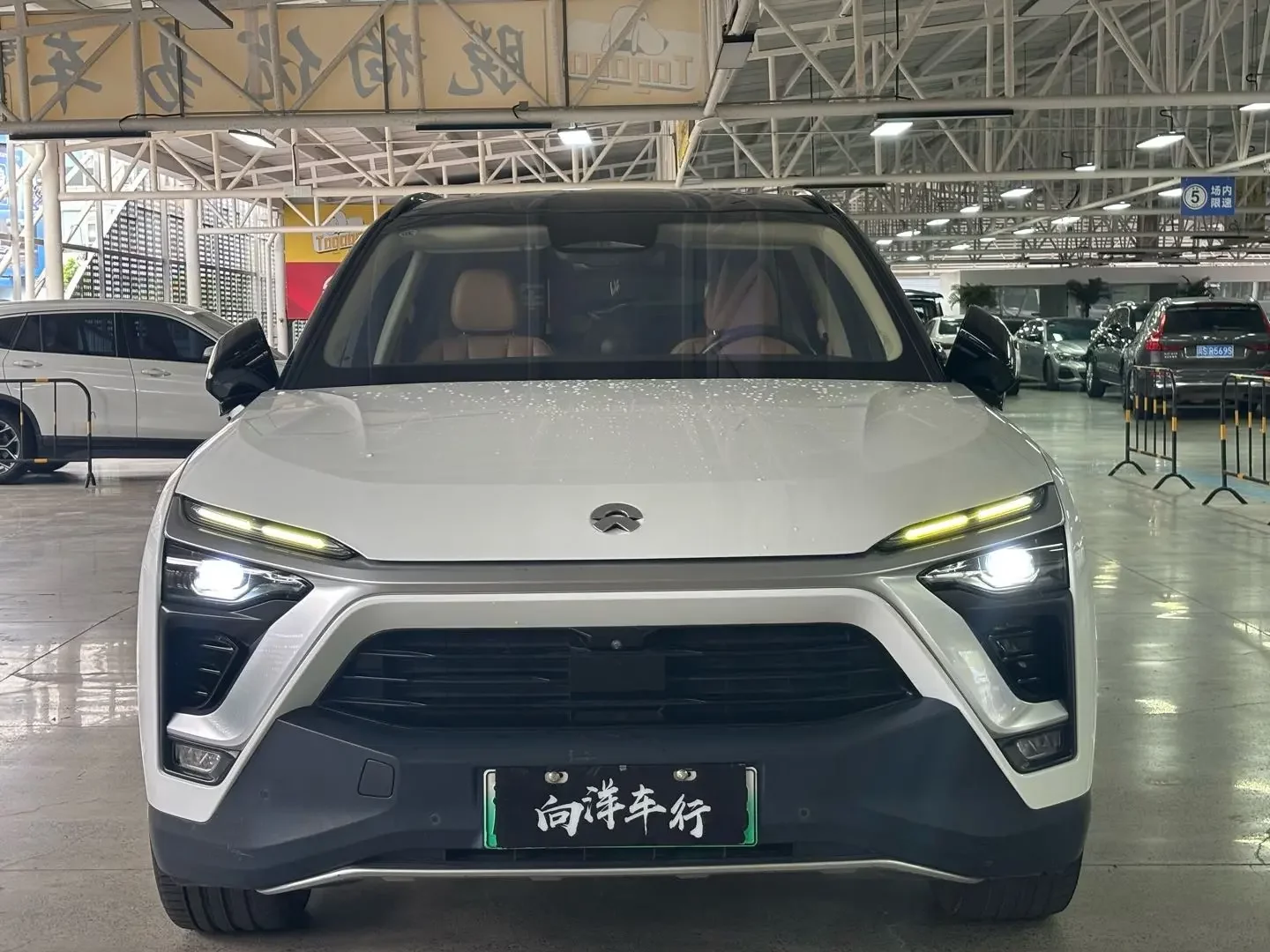 NIO ES8