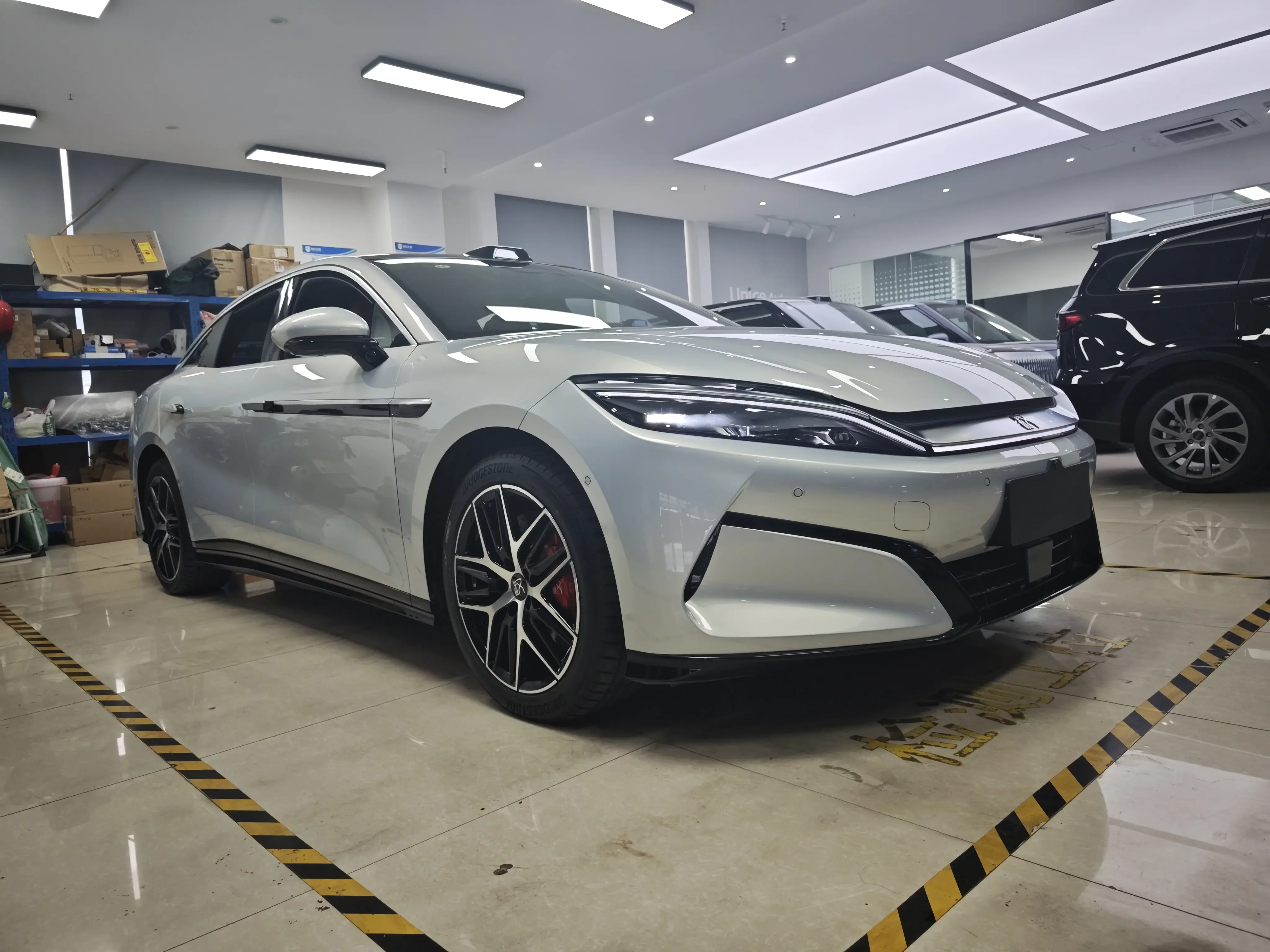 BYD Han L EV