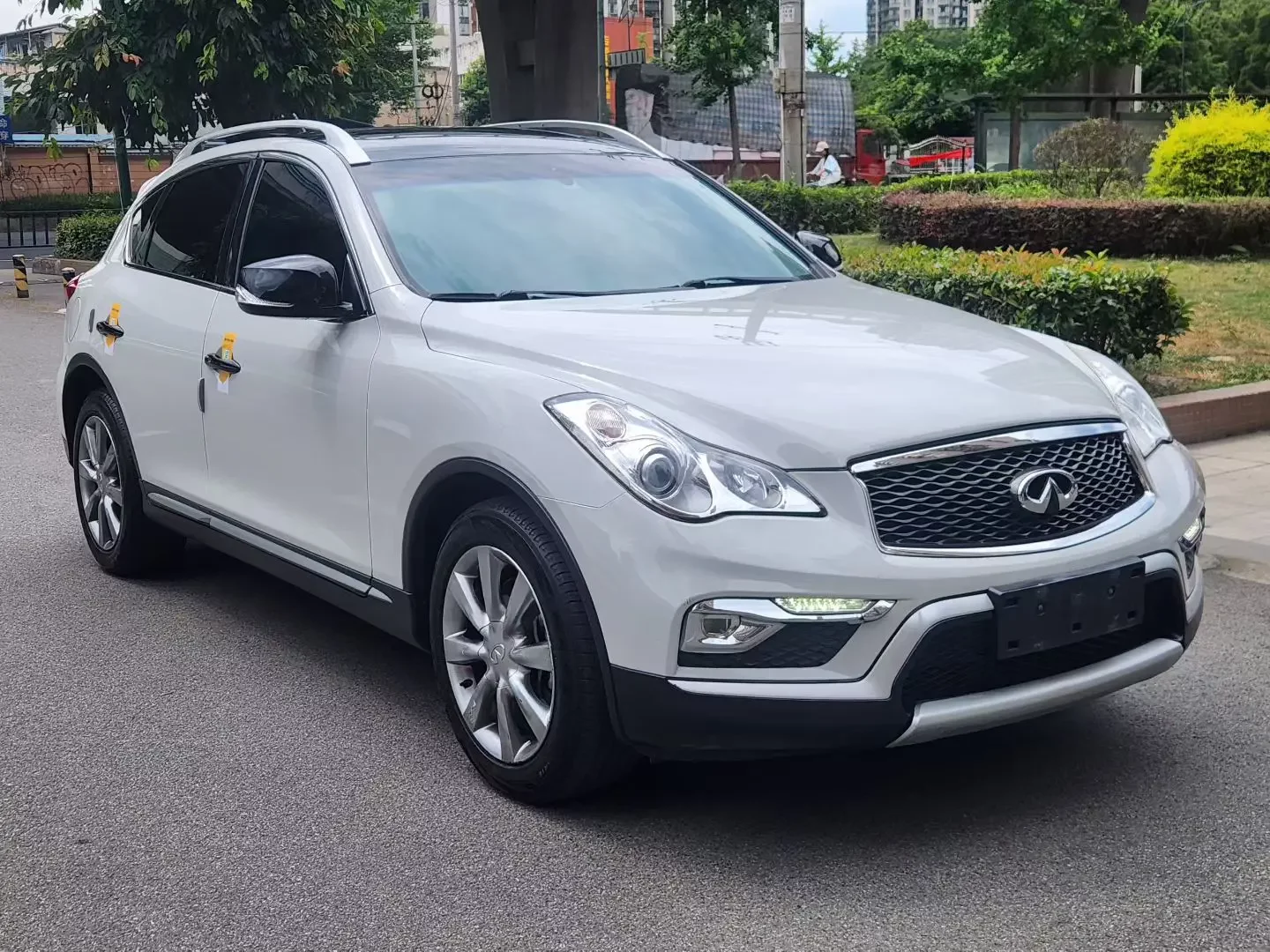 Infiniti QX50