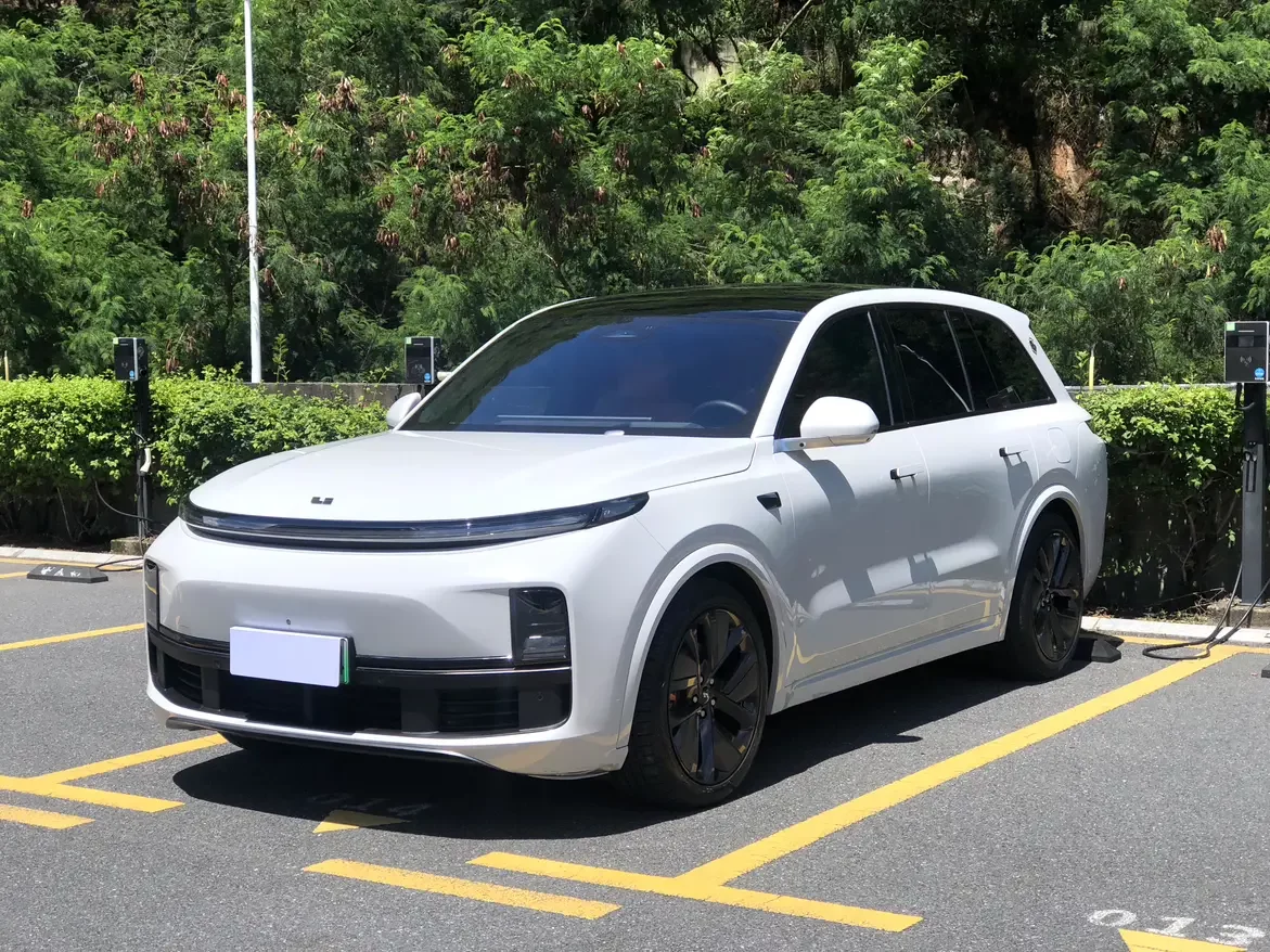 Lixiang L8