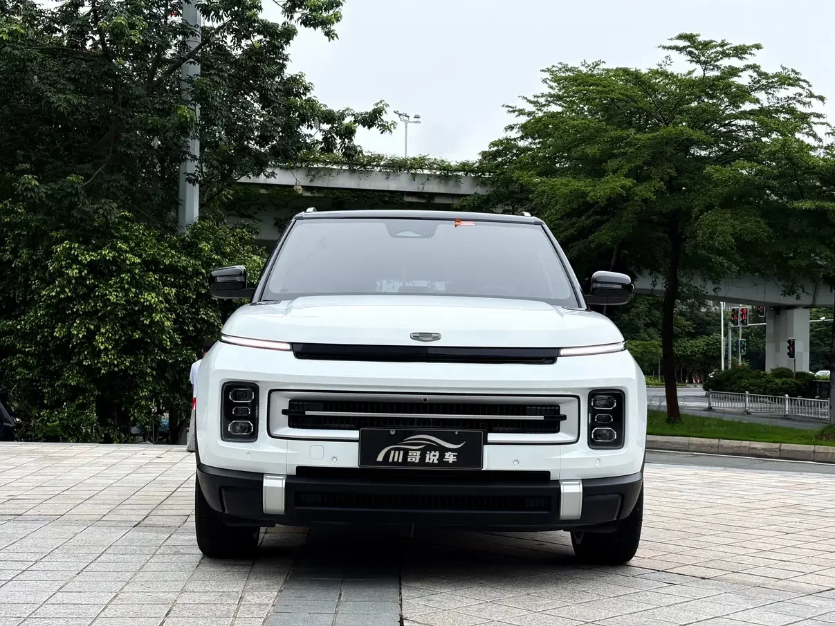 Geely ICON