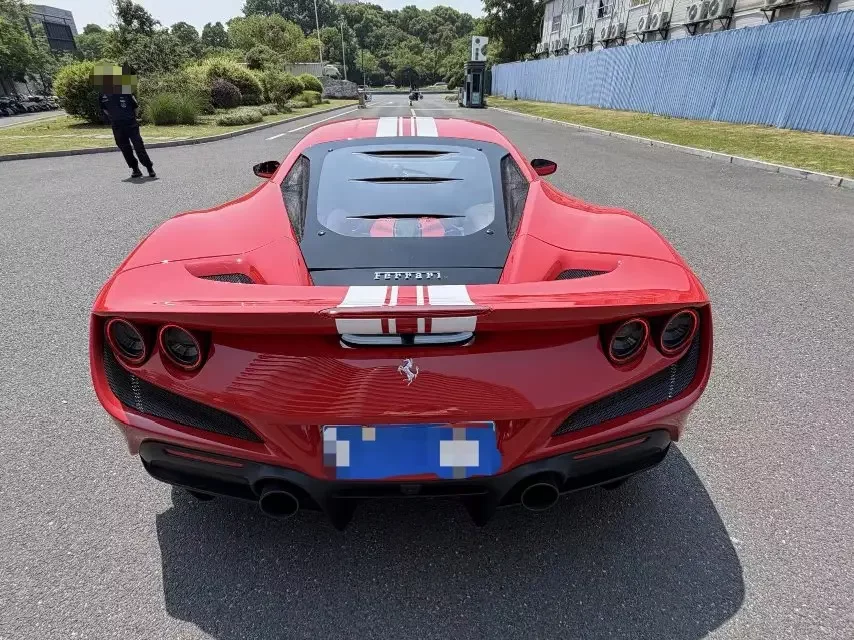 Ferrari F8