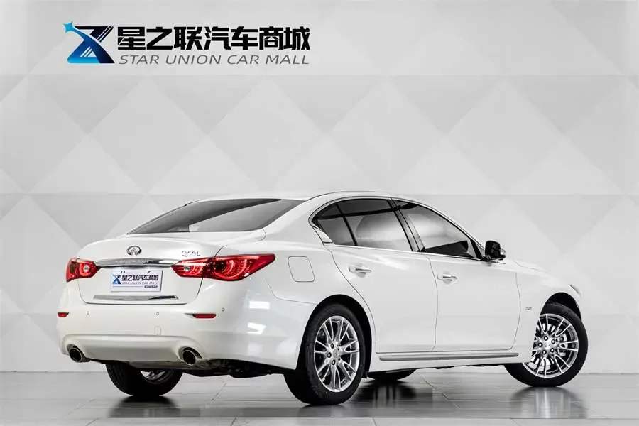 Infiniti Q50L