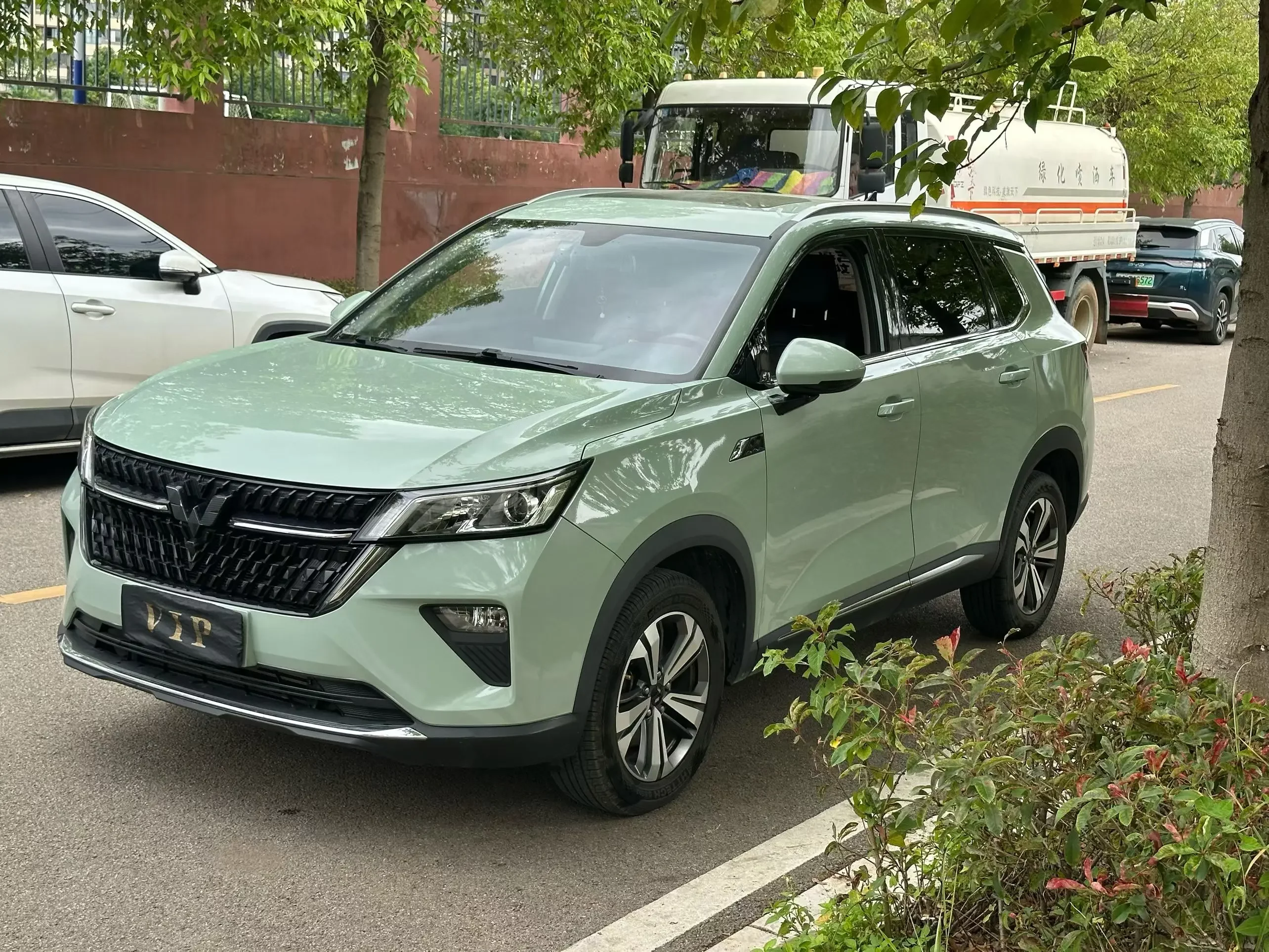 Wuling Asta