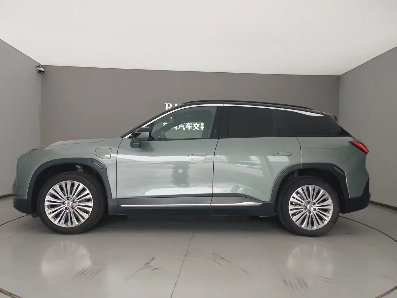 NIO ES6