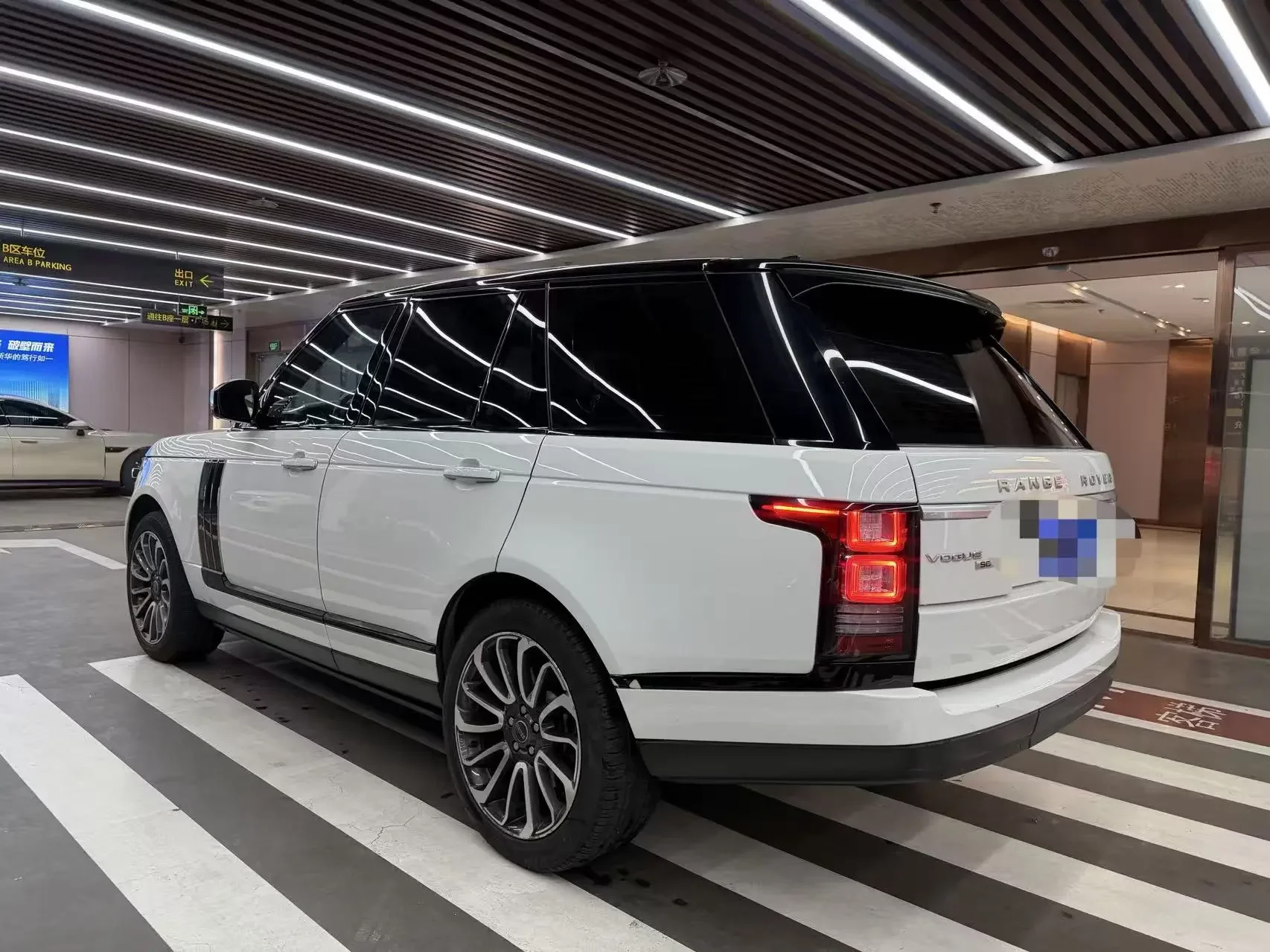Land Rover range rover