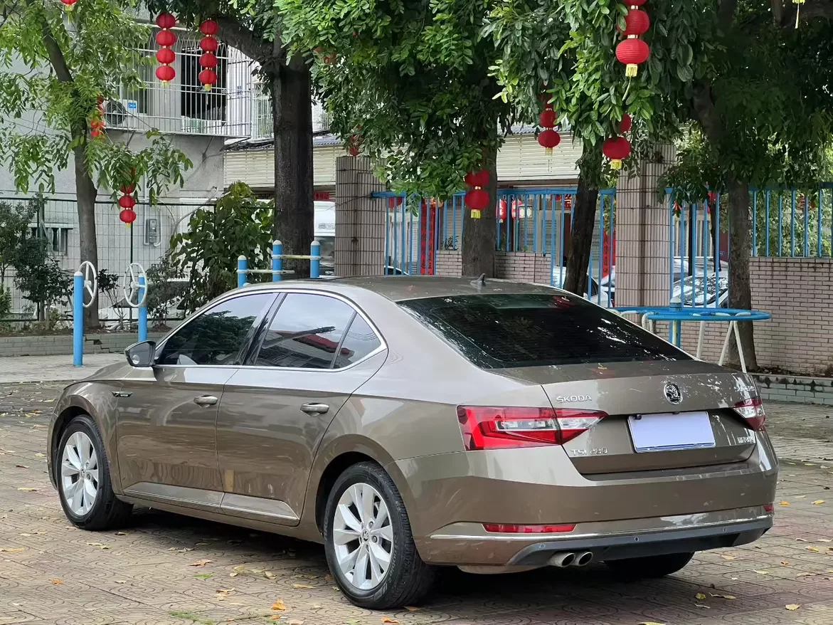 Skoda SuperB