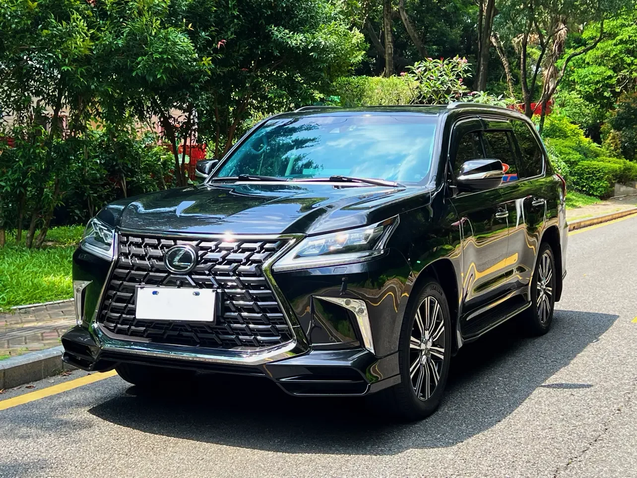 Lexus LX