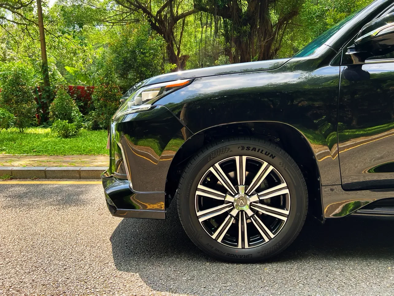Lexus LX